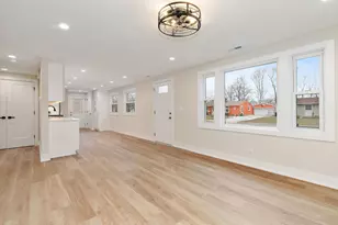 247 Harrison St, Carpentersville, IL 60110 - Photo 10