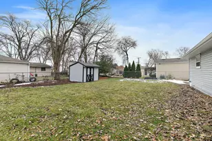 247 Harrison St, Carpentersville, IL 60110 - Photo 26