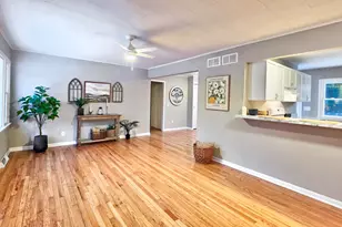 1509 Pine St, McHenry, IL 60050 - Photo 2