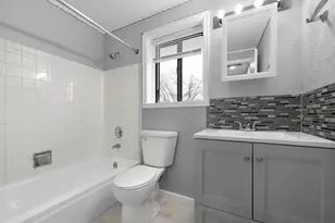 115 Millbrook Ln, Schaumburg, IL 60193 - Photo 10