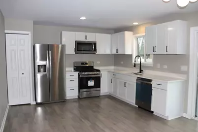 27 Frederick Court, South Elgin, IL 60177 - Photo 2