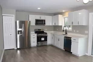 27 Frederick Ct, South Elgin, IL 60177 - Photo 2