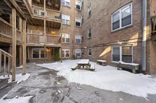 3806 W Belle Plaine Ave, Chicago, IL 60618 - Photo 16