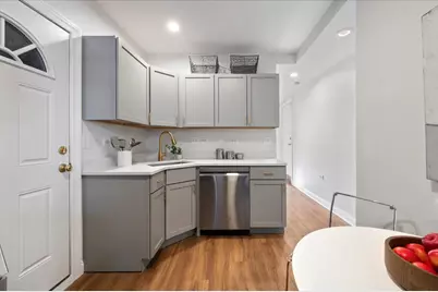 3806 W Belle Plaine Avenue #G, Chicago, IL 60618 - Photo 12