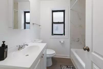 6443 N Hamilton Avenue #2I, Chicago, IL 60645 - Photo 8