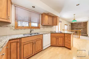 6576 Davane Ln, Downers Grove, IL 60516 - Photo 12