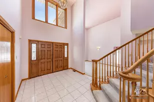 6576 Davane Ln, Downers Grove, IL 60516 - Photo 4