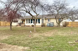 811 E Maple St, Chatsworth, IL 60921 - Photo 24