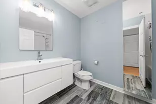 833 W 15th Pl, Chicago, IL 60608 - Photo 16