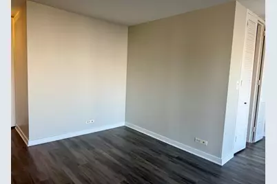 655 W Irving Park Road #1108, Chicago, IL 60613 - Photo 4