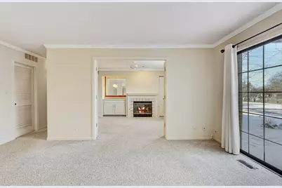 [Address not provided], Wheaton, IL 60189 - Photo 16