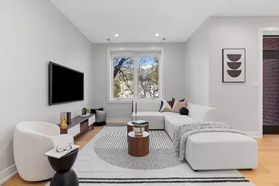 3653 W Barry Avenue #2W, Chicago, IL 60618 - Photo 12