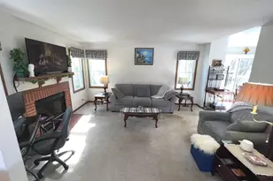 1018 Rain Tree Dr, Bolingbrook, IL 60440 - Photo 4