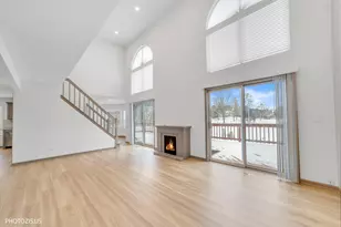 526 Ascot Ln, Streamwood, IL 60107 - Photo 4