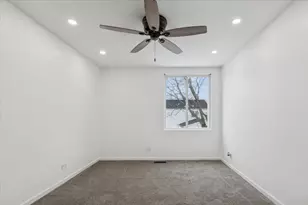 780 Symphony Dr, Aurora, IL 60504 - Photo 12