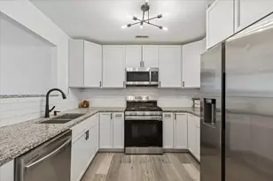 780 Symphony Dr, Aurora, IL 60504 - Photo 8