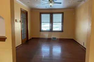 9134 S Paxton Ave, Chicago, IL 60617 - Photo 4