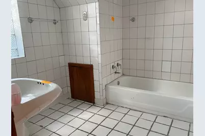 9134 S Paxton Avenue, Chicago, IL 60617 - Photo 10