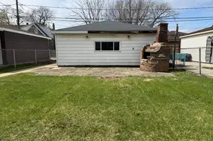 9134 S Paxton Ave, Chicago, IL 60617 - Photo 18