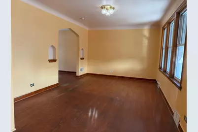 9134 S Paxton Avenue, Chicago, IL 60617 - Photo 2