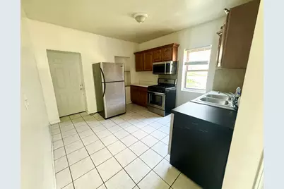 1250 N Springfield Street #1, Chicago, IL 60651 - Photo 6