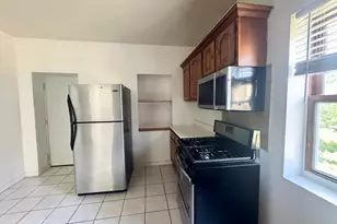 1250 N Springfield St, Chicago, IL 60651 - Photo 8