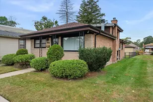 12356 S Carpenter St, Calumet Park, IL 60827 - Photo 2