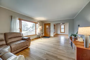 28W544 Forest View Ave, Warrenville, IL 60555 - Photo 6