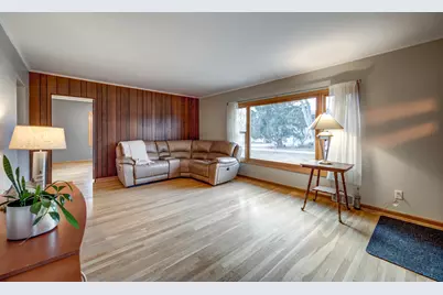 28W544 Forest View Avenue, Warrenville, IL 60555 - Photo 4