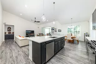 451 Parkside Ln, Yorkville, IL 60560 - Photo 12