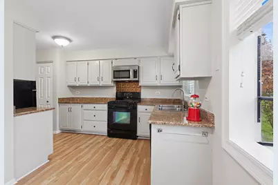 724 Maplewood Court #34-B, Willowbrook, IL 60527 - Photo 8