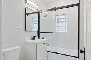 5230 W Deming Pl, Chicago, IL 60639 - Photo 16