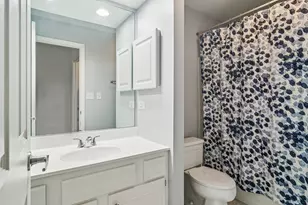 101 Old Oak Dr, Buffalo Grove, IL 60089 - Photo 16