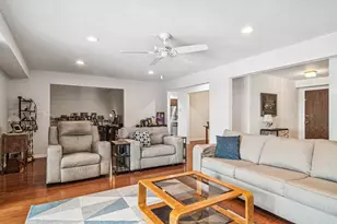 101 Old Oak Dr, Buffalo Grove, IL 60089 - Photo 10