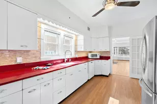 7425 N California Ave, Chicago, IL 60645 - Photo 10