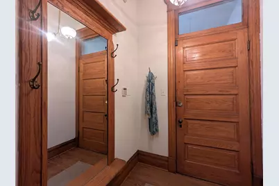 1402 W Belle Plaine Avenue #2, Chicago, IL 60613 - Photo 8