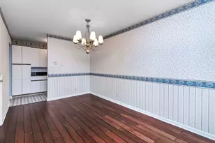 907 Curtiss St, Downers Grove, IL 60515 - Photo 6