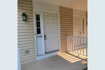 1540 Hickory Road #1540, Woodstock, IL 60098 - Photo 2