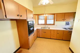 1126 E Main St, Streator, IL 61364 - Photo 10