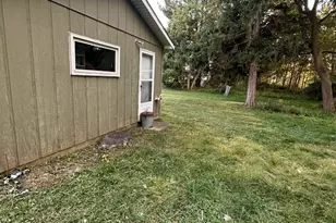 394 South St, Burlington, IL 60109 - Photo 4