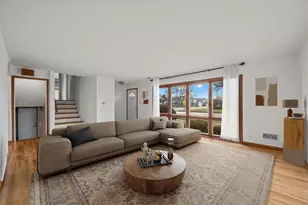 1804 E Euclid Ave, Arlington Heights, IL 60004 - Photo 2