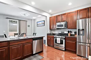 5912 Dublin Ct, McHenry, IL 60050 - Photo 6