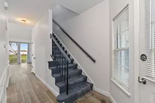 1113 Regency Ct, Schaumburg, IL 60193 - Photo 2