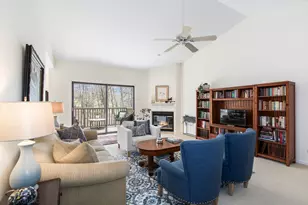 347 Hickory Ln, Lake Barrington, IL 60010 - Photo 4