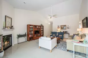 347 Hickory Ln, Lake Barrington, IL 60010 - Photo 4