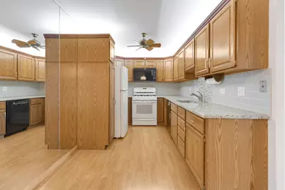 700 Wellington Avenue #419, Elk Grove Village, IL 60007 - Photo 8