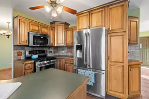 17759 Maple St, Lansing, IL 60438 - Photo 10