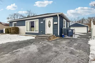 2124 Halsey Dr, Des Plaines, IL 60018 - Photo 2