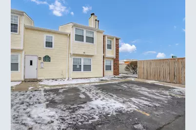 1337 E Wyndham Circle #208, Palatine, IL 60074 - Photo 2