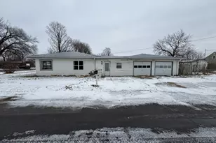 2102 French St, Rock Falls, IL 61071 - Photo 2